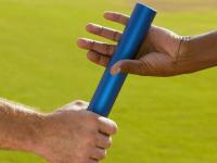 IM竞技体育平台-孤胆英雄的加冕礼，霍勒迪关键战接管，独行侠突围魔术