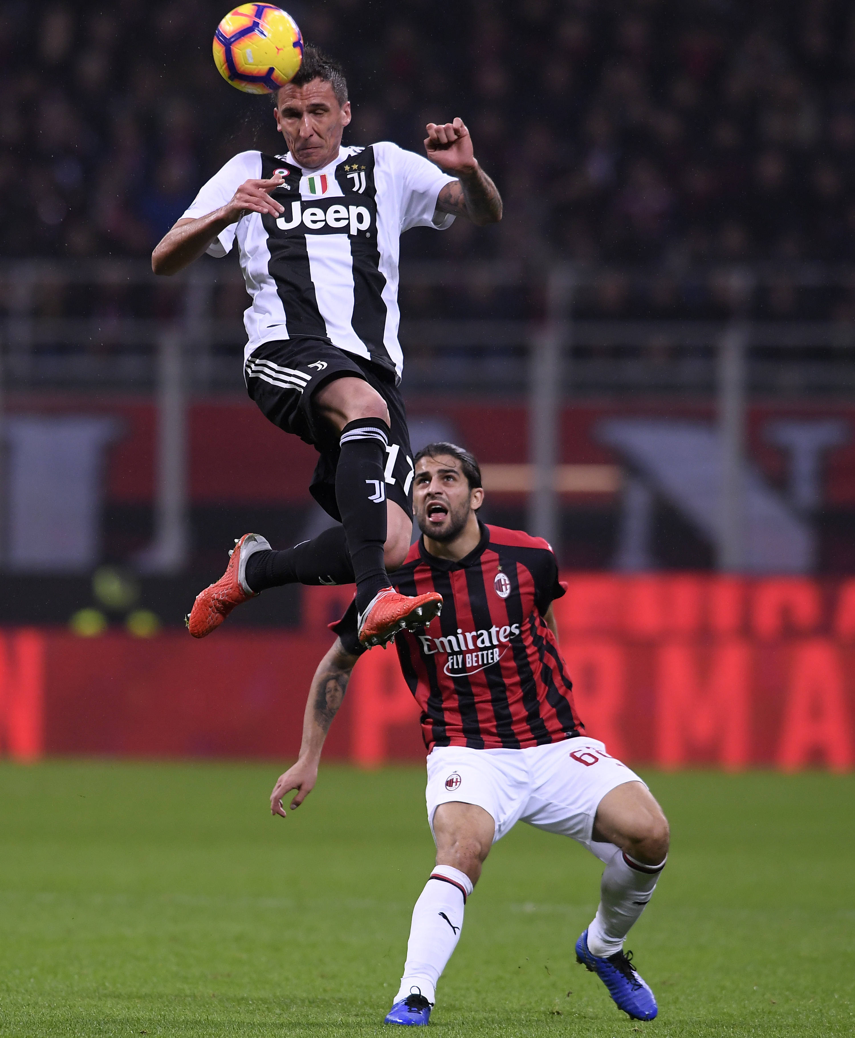 包含AC米兰战术调整有待改进，下场比赛需谨慎对待的词条