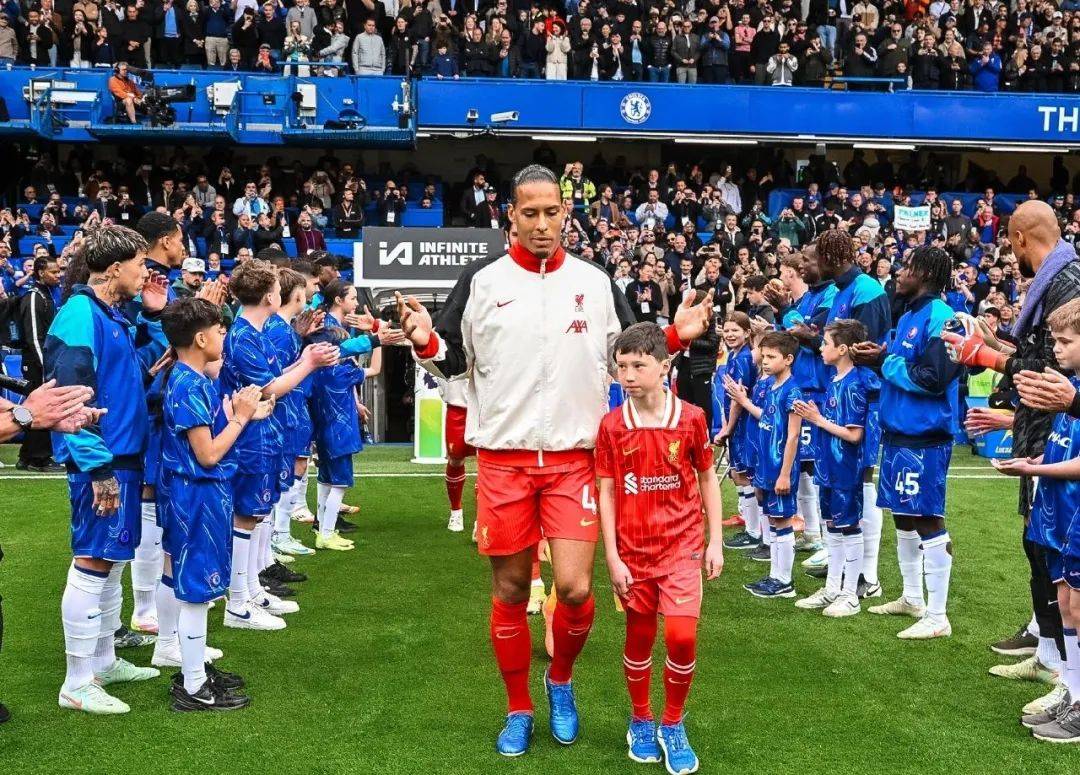 利物浦酣胜拜仁，范迪克单搂破门的简单介绍