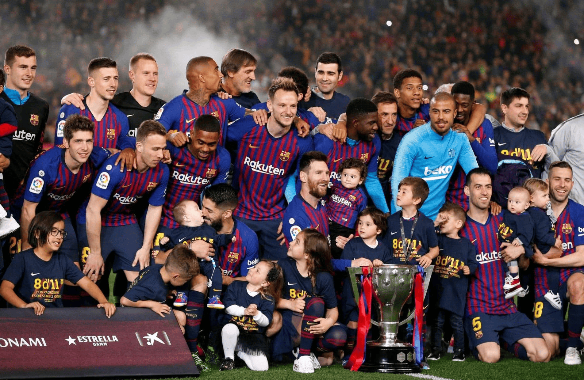 世界各地球队在盛大比赛中争夺殊荣