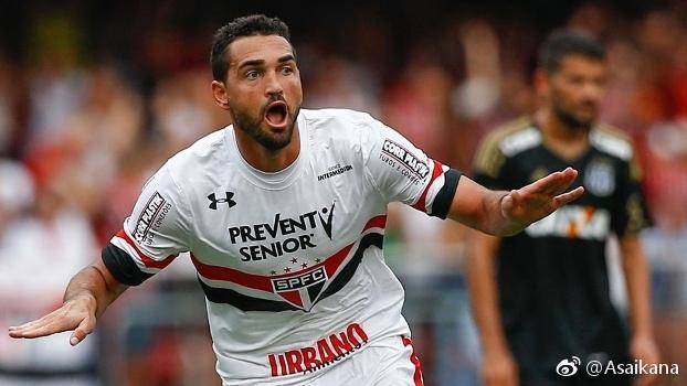 波尔多出售主力前锋，引发球迷不满