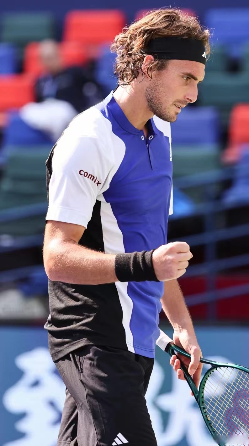 关于ATP总决赛险胜拉沃尔杯，西西帕斯带队取胜的信息