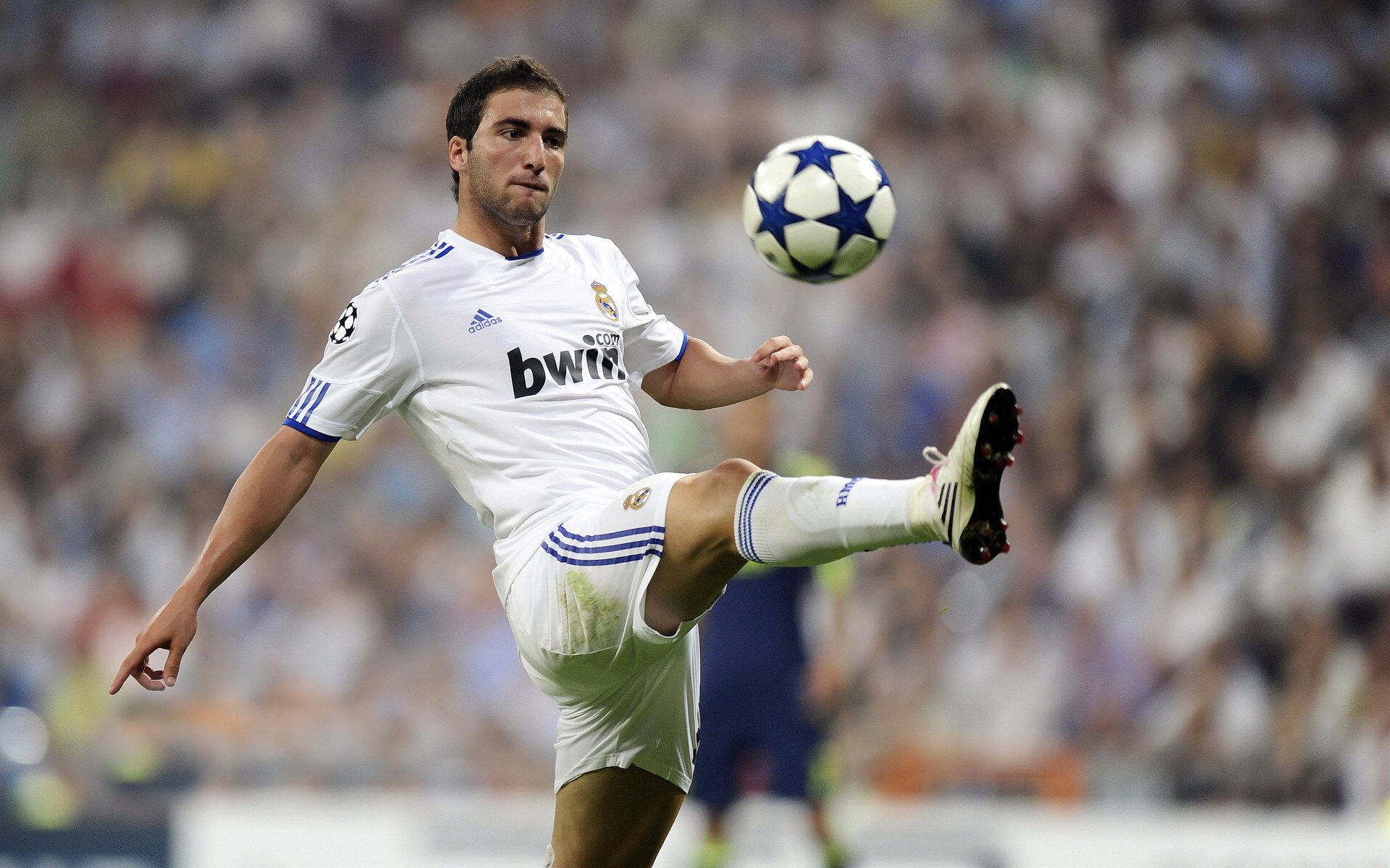 西甲国家德比之夜,詹姆斯贡献制胜表现