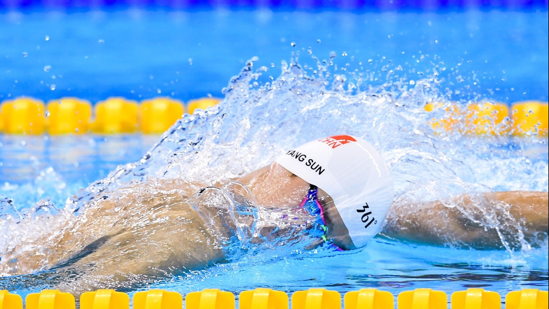 数据狂飙之夜,当卡瓦哈尔在F1街道赛上撕碎所有预测模型