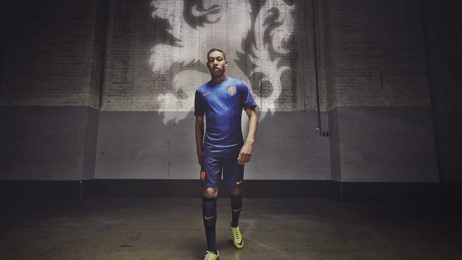 绿白奇迹!贝蒂斯式防守哲学连续封阻巴西,阿什拉夫一锤定音改写历史